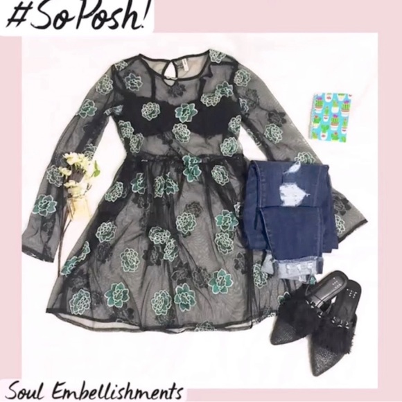 Meet your Level 2 Poshmark Ambass, Laney! Nice to meet y’all »LeT’s sHoP!« 🛒🛍️ - Picture 14 of 17